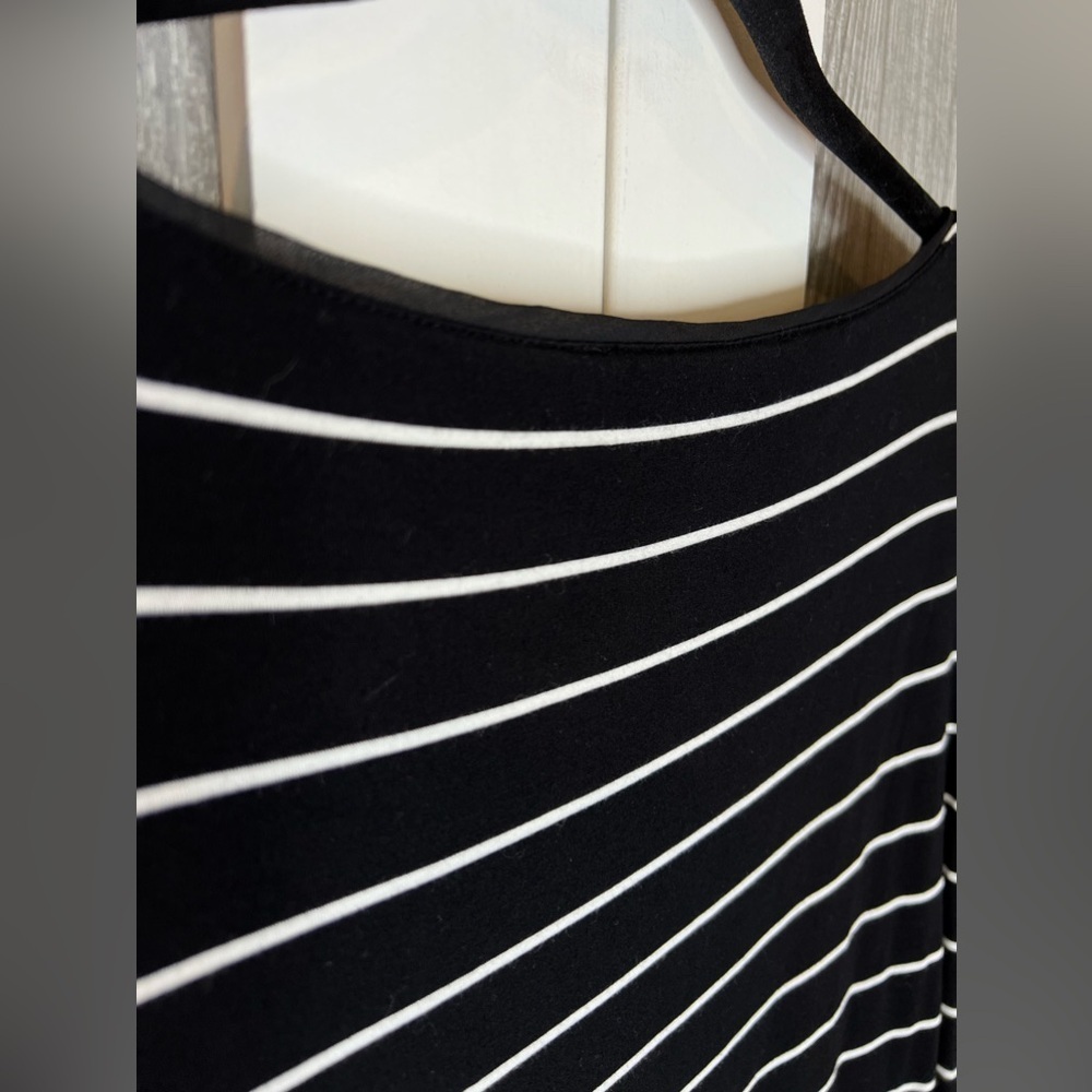 BAG032. White House Black Market Banded Waist Striped Top Button Down Sleeves - Picture 8 of 8